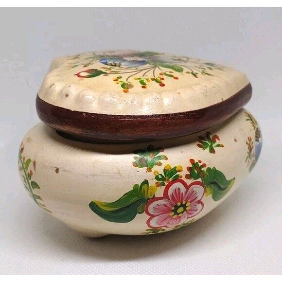 Vtg Floral Heart-Shaped Ceramic Trinket Box Artist Signed Hand-Painted Ceramic - Picture 3 of 14